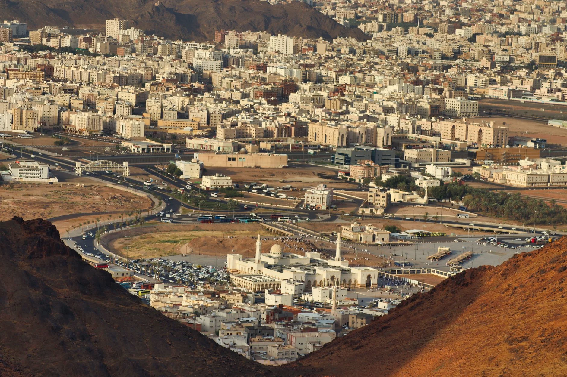 Web Development in Saudi Arabia: Build a Site That Works in Both Languages