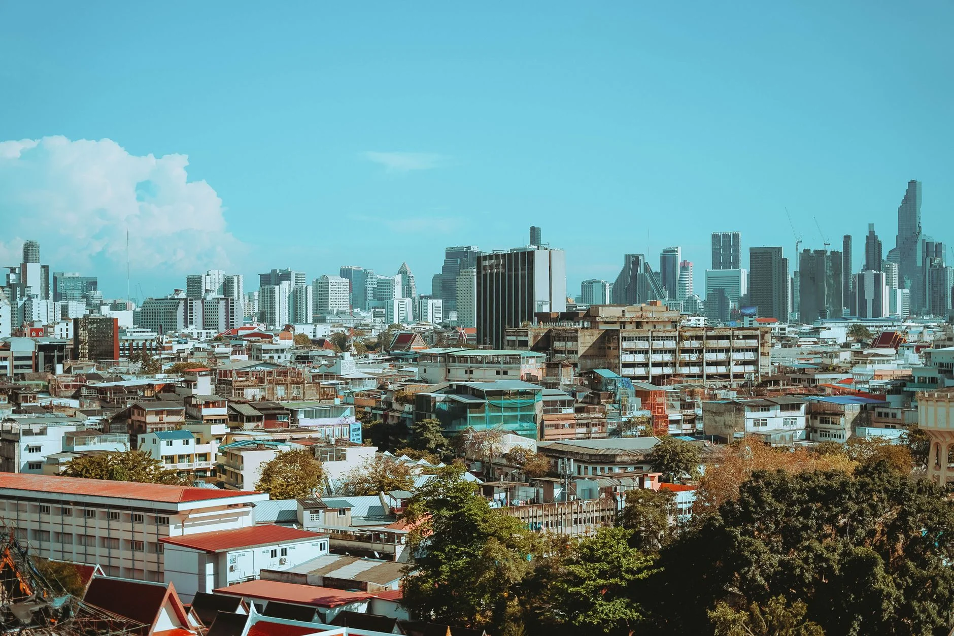 Video and Content in Thailand: How to Earn the Scroll