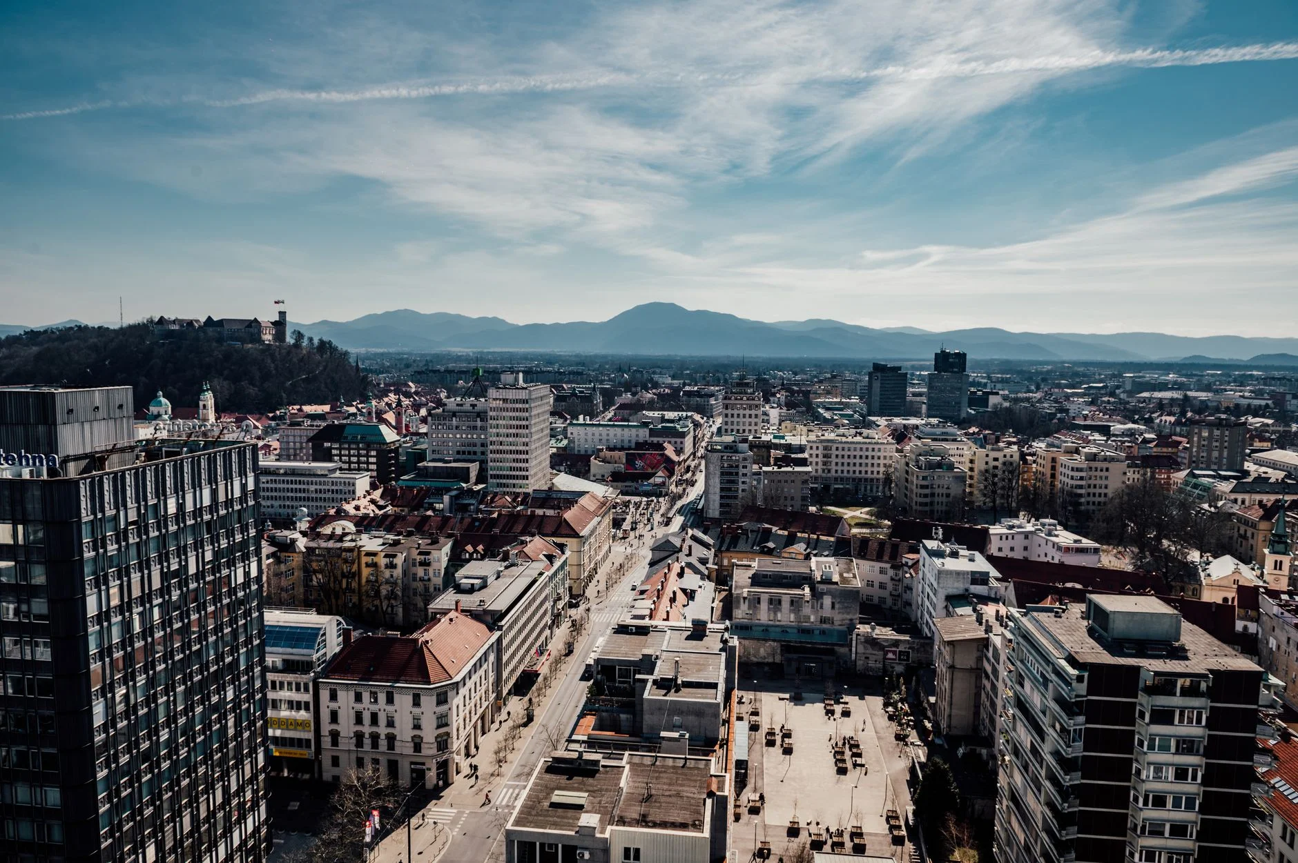 Reaching Buyers Profitably in Slovenia with Paid Advertising