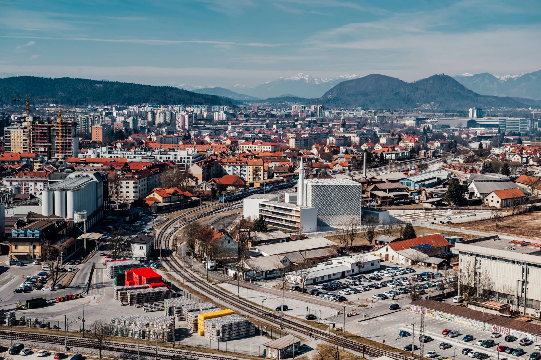 How Local Buyers Search and Be Found in Slovenia