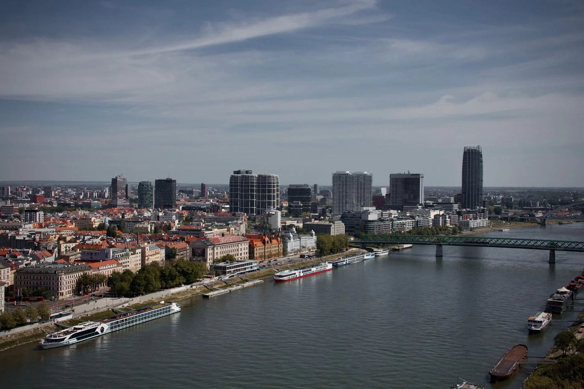 Reaching Buyers Profitably in Slovakia with Paid Advertising