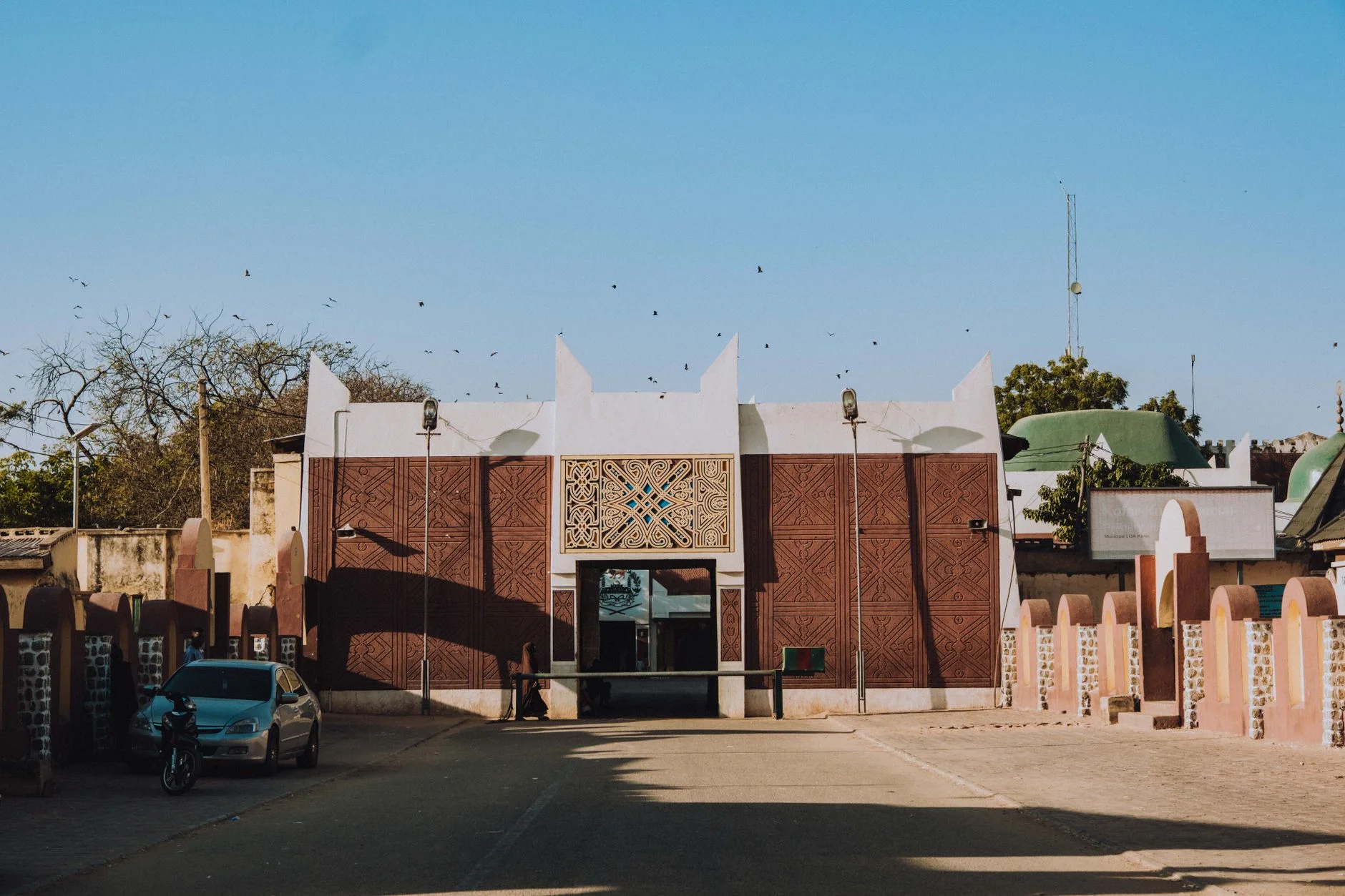 How Local Buyers Search and How to Be Found in Chad