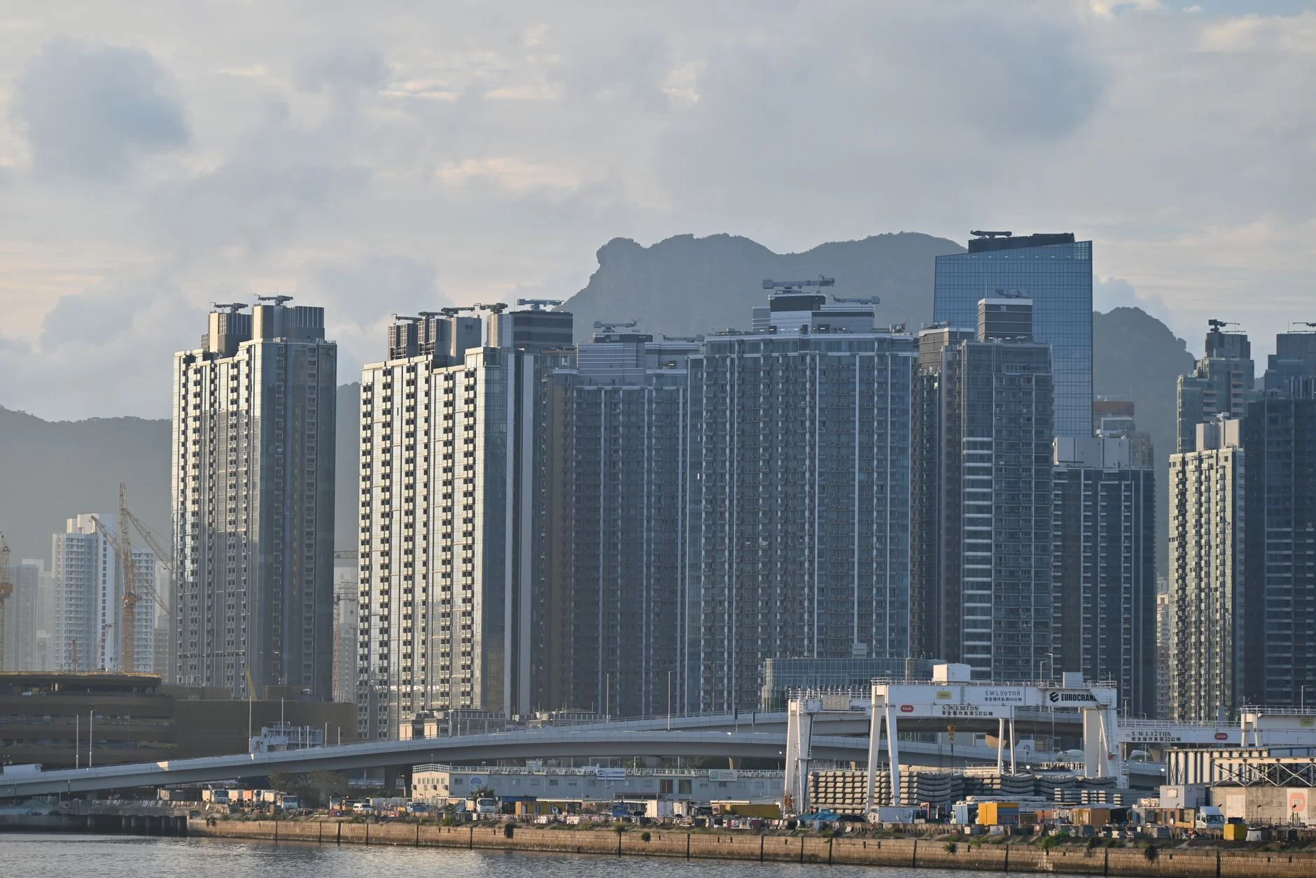 Branding in Hong Kong: How to Win a Premium, Wealthy Market