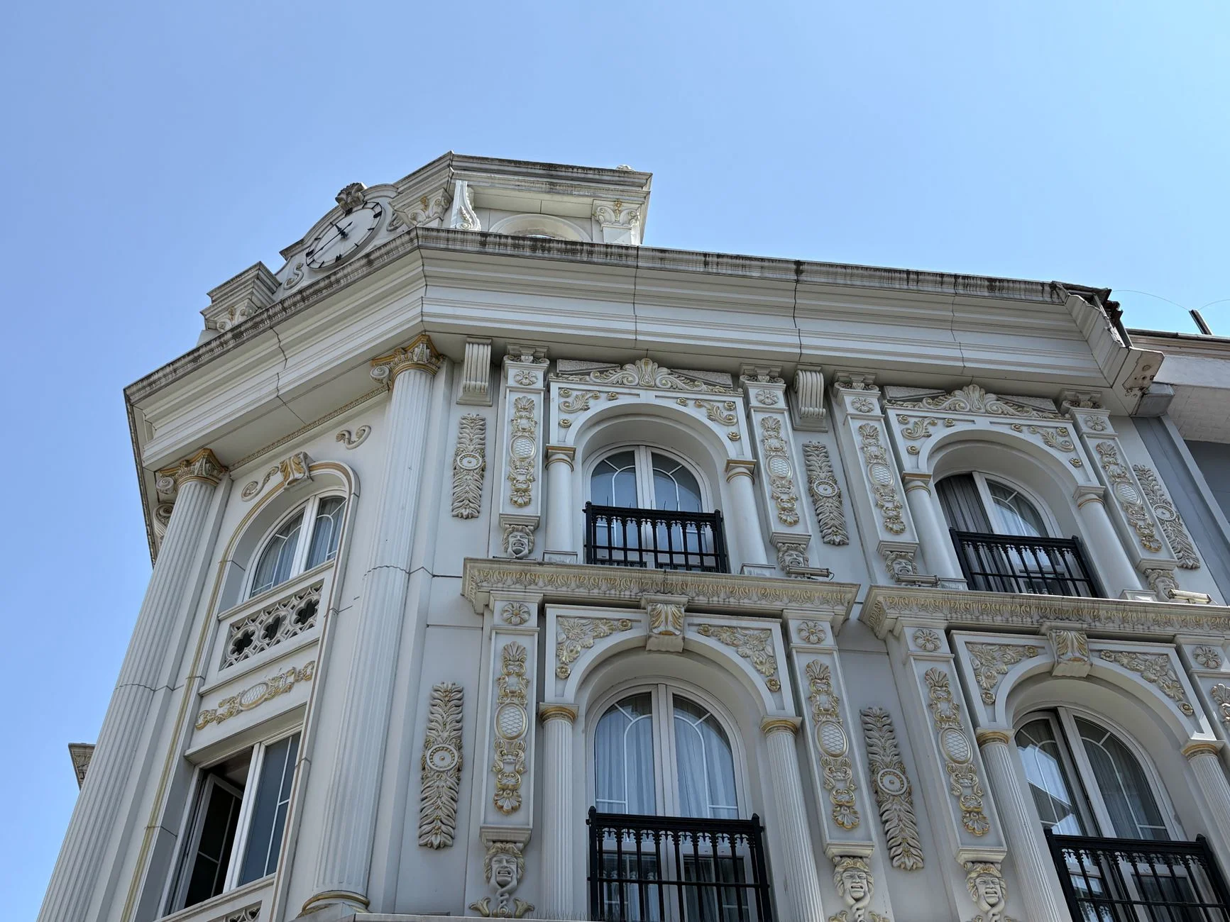Building Attention and Trust with Video Marketing in Mozambique