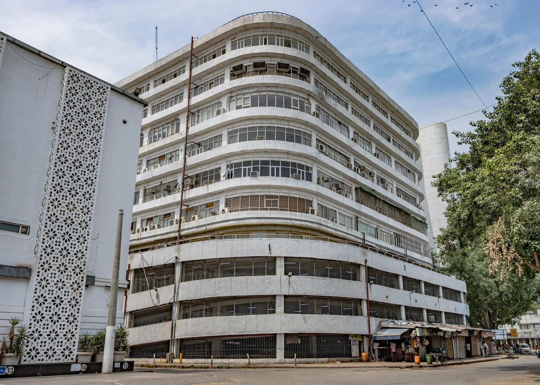 Reaching Buyers Profitably with Paid Advertising in Republic of the Congo