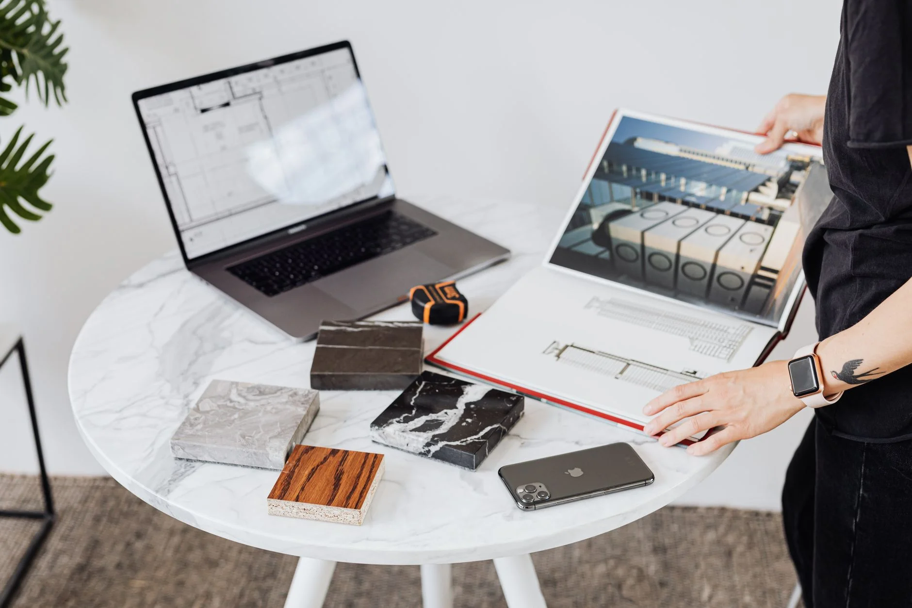 Branding for B2B Companies: What Differentiates B2B Identity