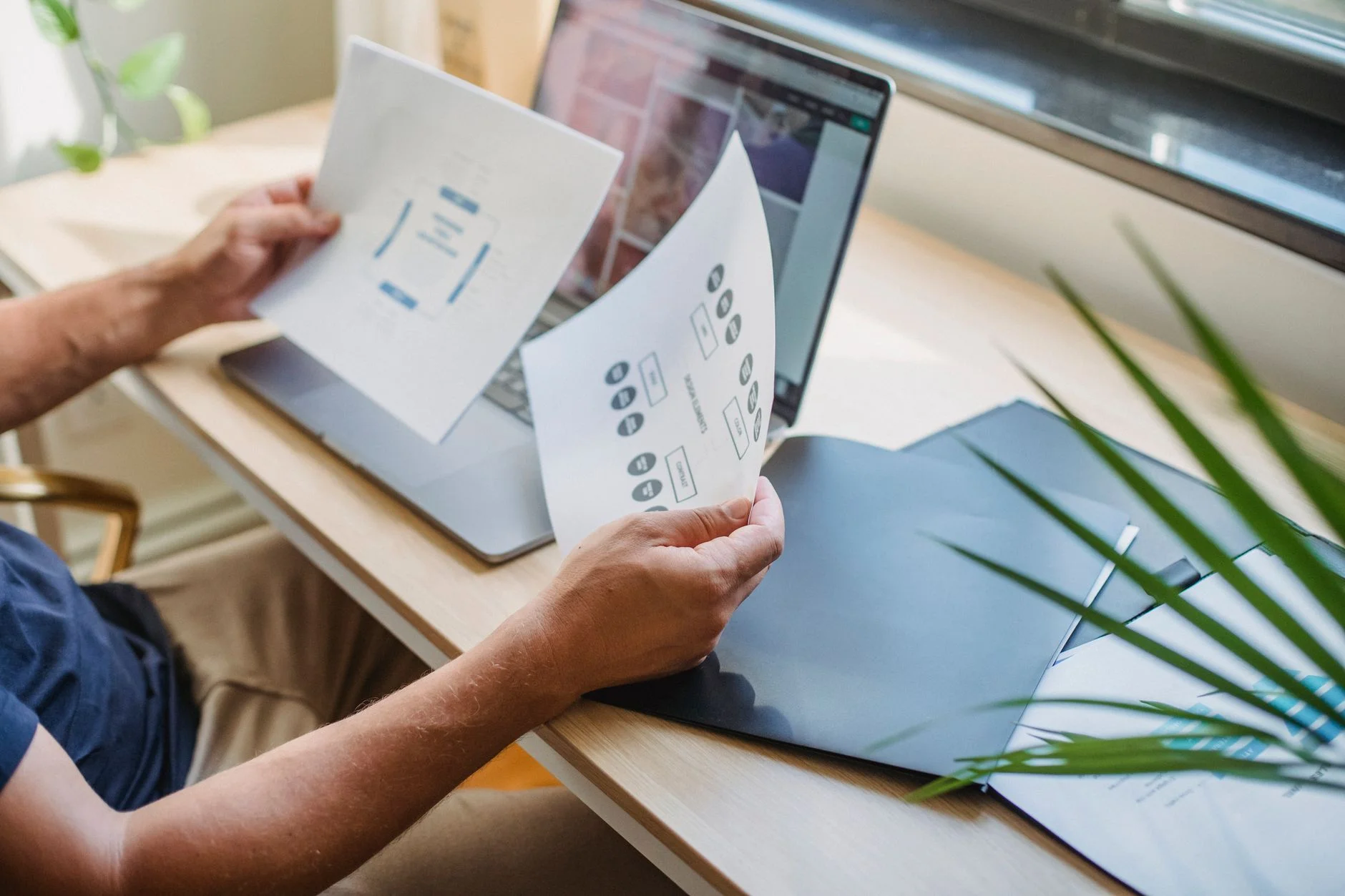 Website Builder vs. Custom Developer: When Each Makes Sense