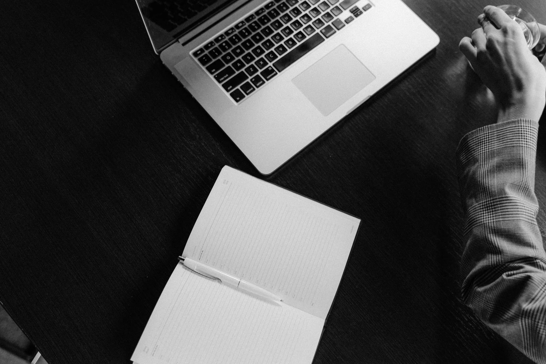SEO Agency vs Consultant: Which Do You Need?