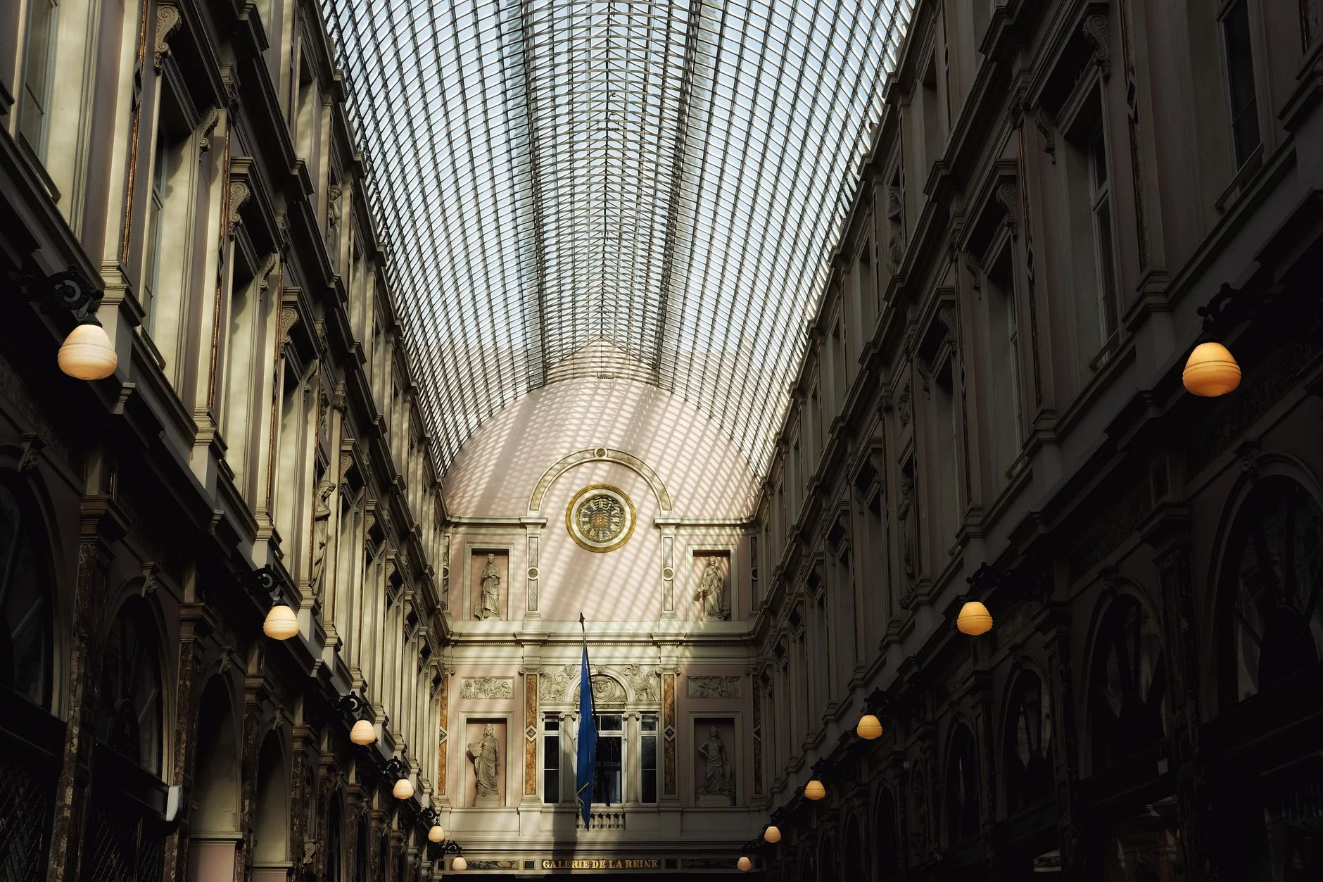 Paid Ads in Belgium: How to Target a Split Market