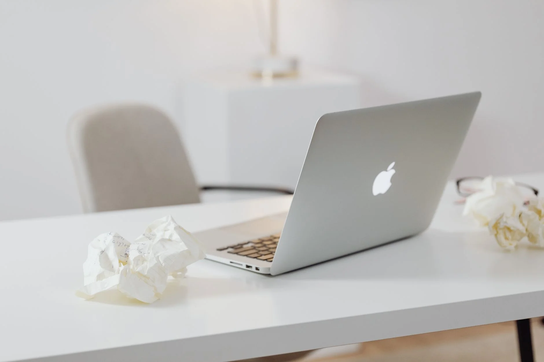 Why Simplicity Wins Online