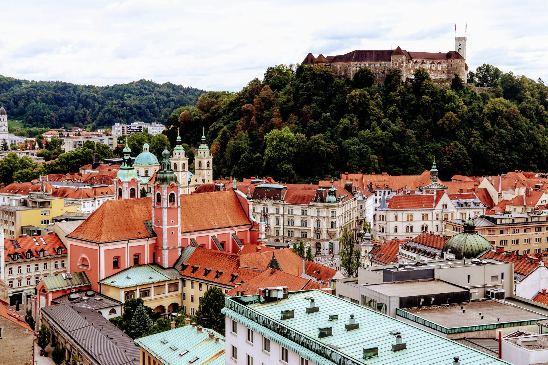 Building Attention and Trust with Video Content Marketing in Slovenia