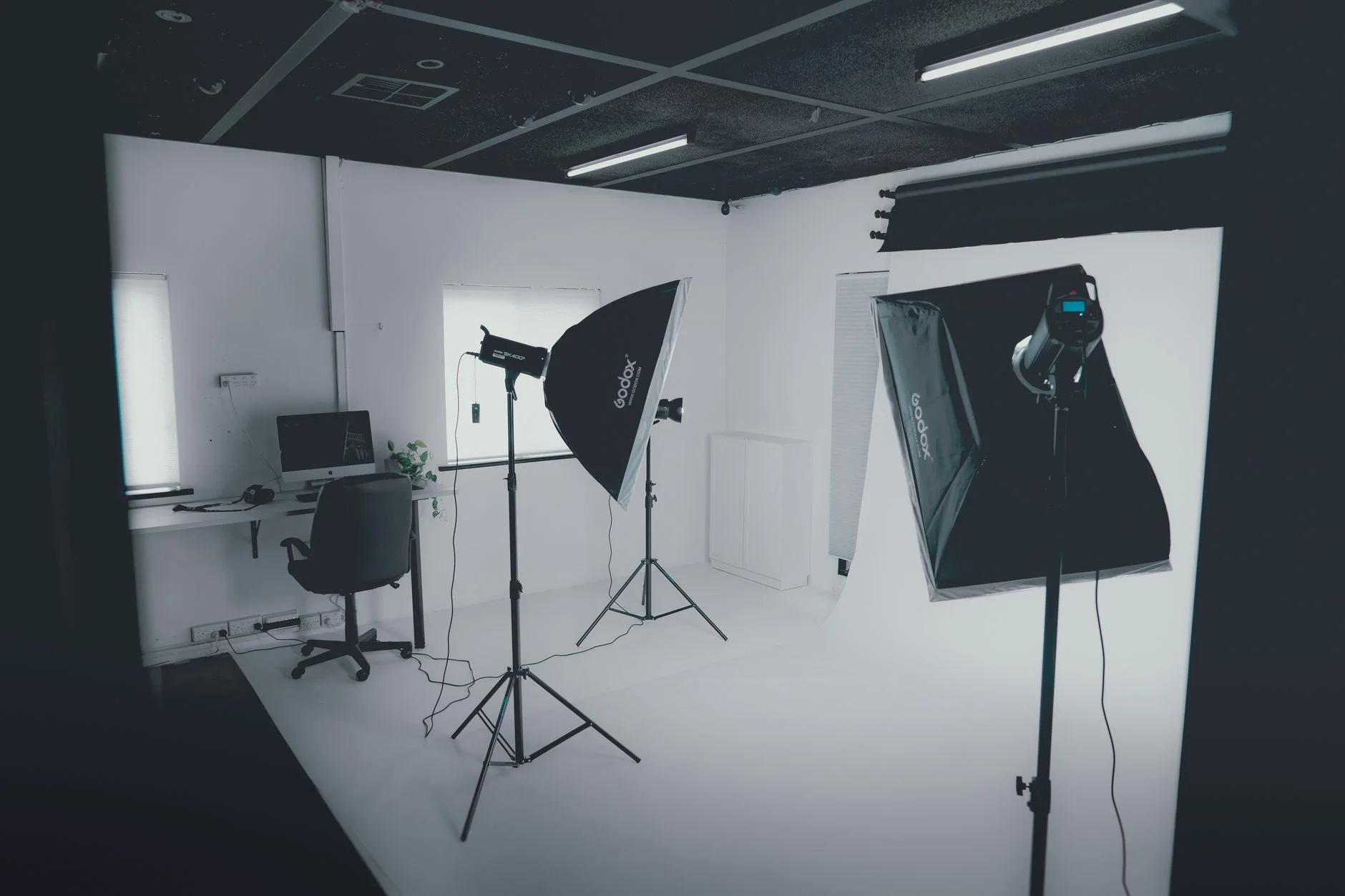 When Is the Right Time to Hire a Branding Agency? (Most Businesses Wait Too Long)