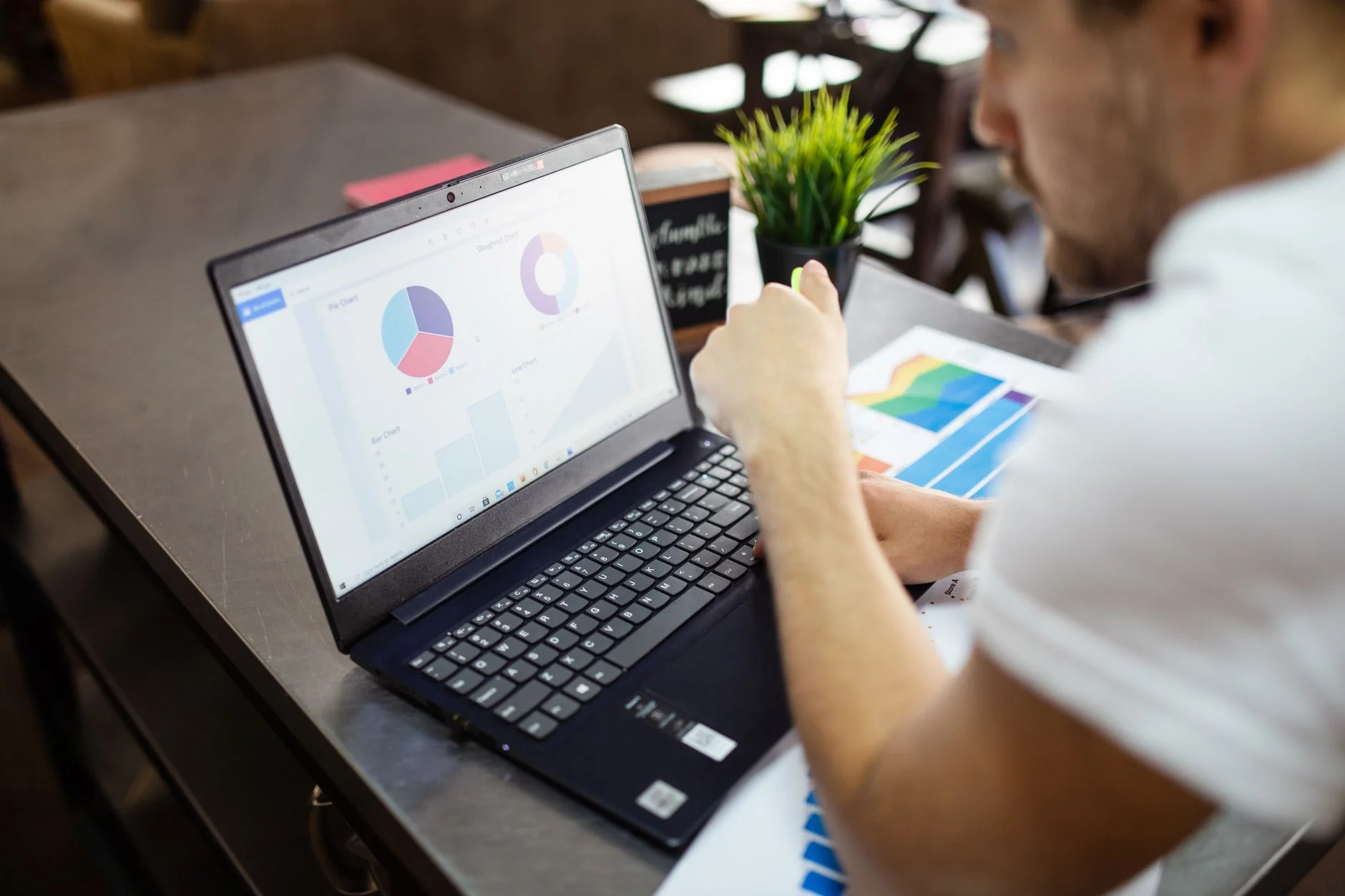 Can a Small Business Compete With Big Chains Using SEO?