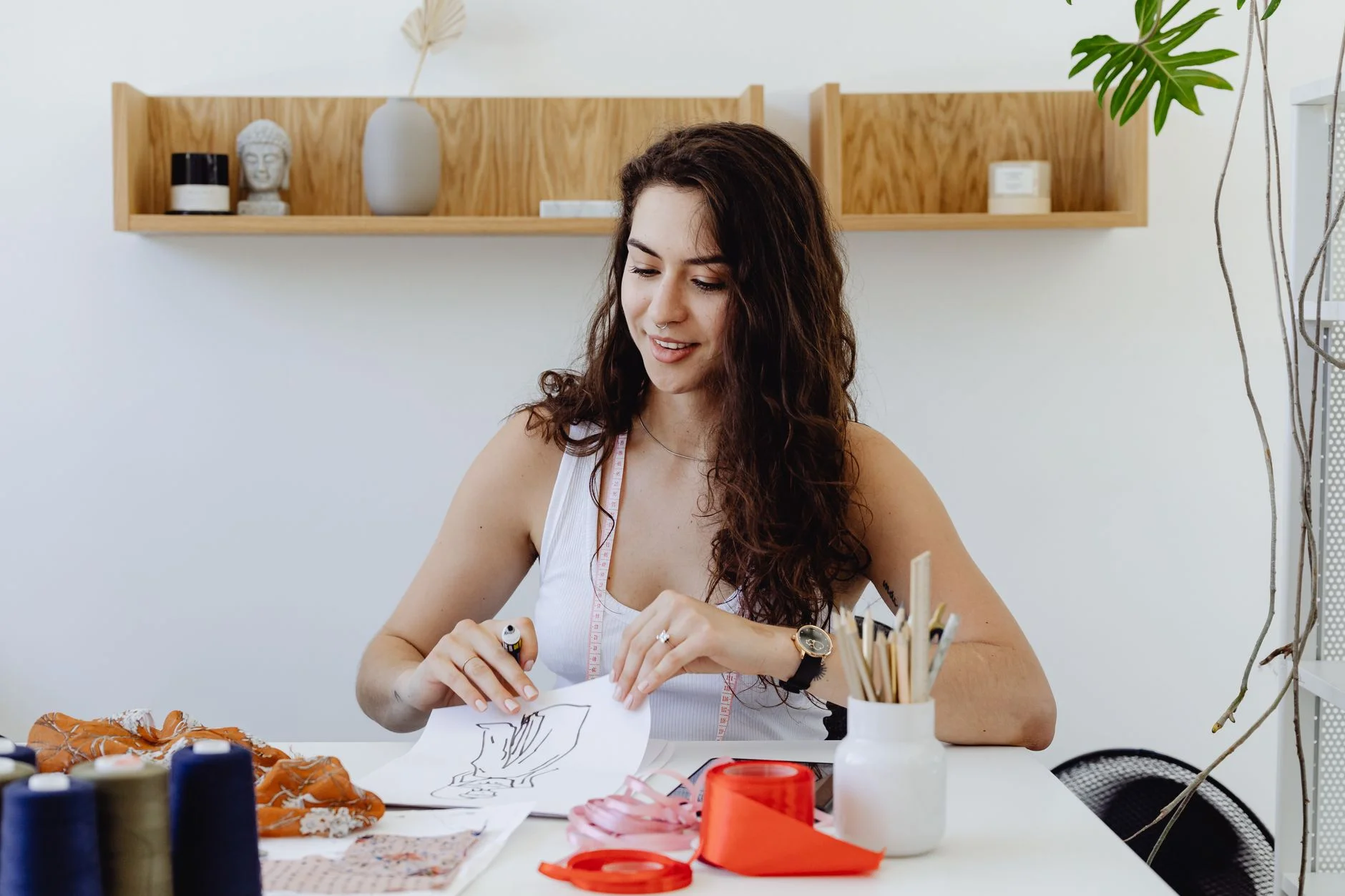 Social Proof Psychology: The Cognitive Shortcuts That Make Some Brands Seem Undeniable